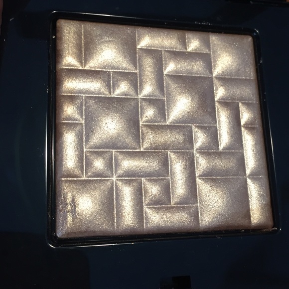 Bobbi Brown Highlighting Powder - Picture 5 of 16